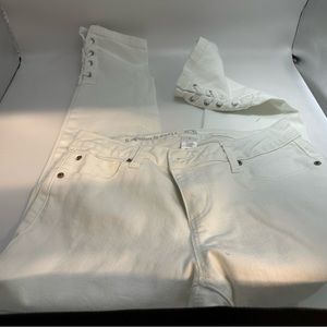 White ankle jeans with cute lace up on back of ankles